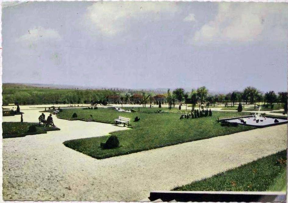 L'entrée du Parc. Carte postale 1972 JPol Masina